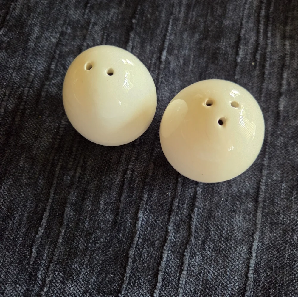 Vintage Ceramic Egg Shaped Salt & Pepper Shakers